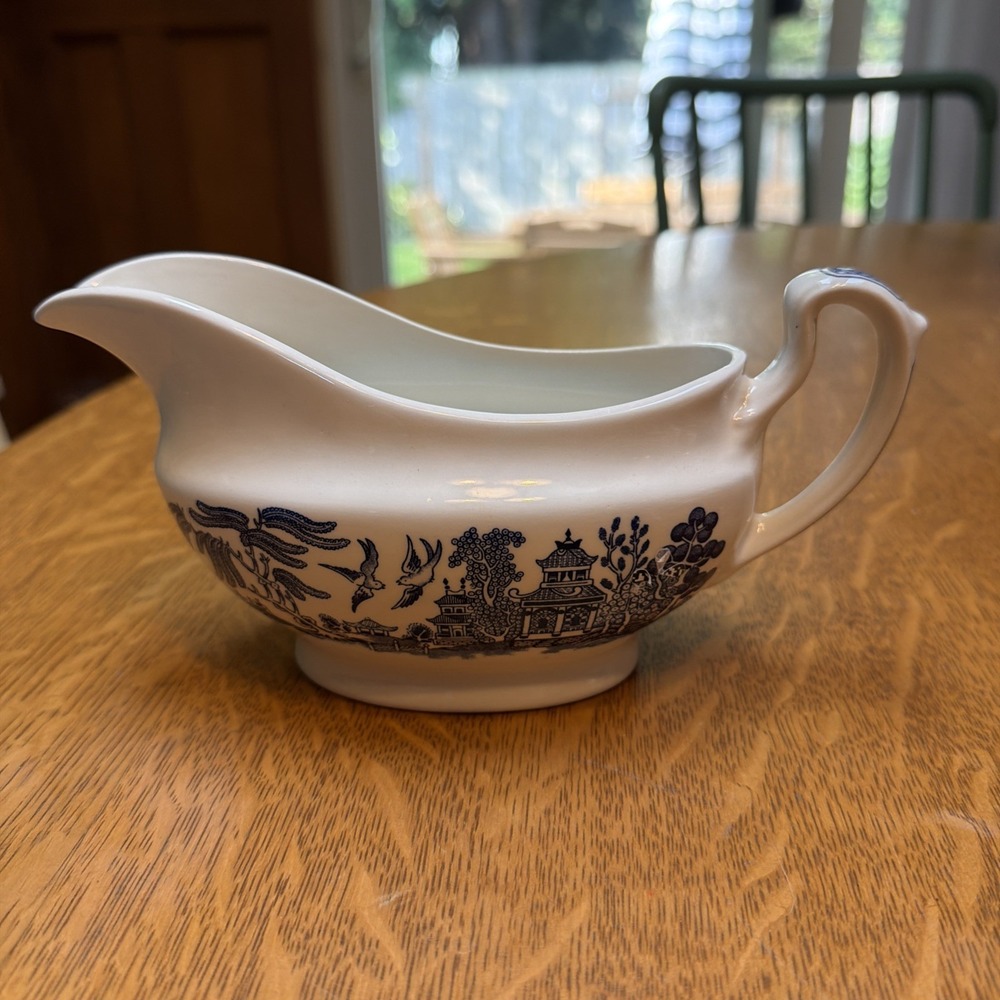 Churchill China Blue Willow Gravy Boat MINT